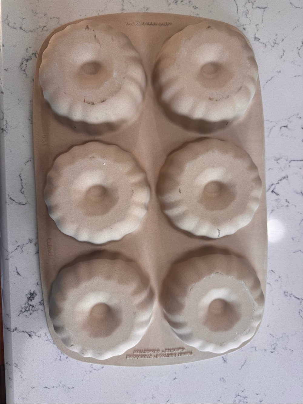 The Pampered Chef Mini Fluted Bundt Cake Pan Family Heritage Stoneware (Retired) - Picture 3 of 7
